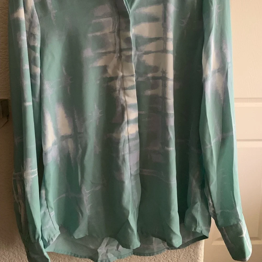 Marks & Spencer Green Button down top, Size 10 - Picture 2 of 5